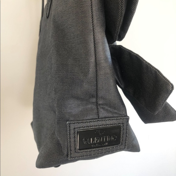 euc Valentino Garavani drk grey Betty Bow lrg  shoulder tote bag Rtl $1K - Picture 3 of 8